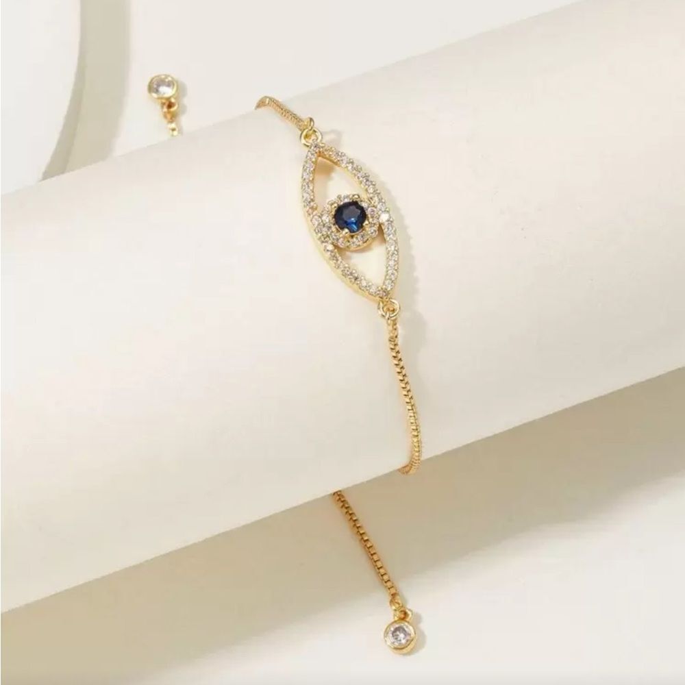 Elegant Gold and Blue Eye Bracelet R249